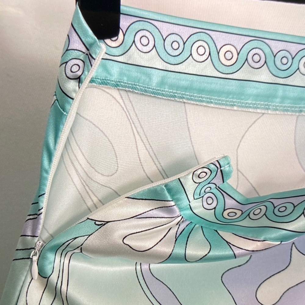 Emilio Pucci Aqua and White Paisley Swim Sarong - Picture 6 of 8